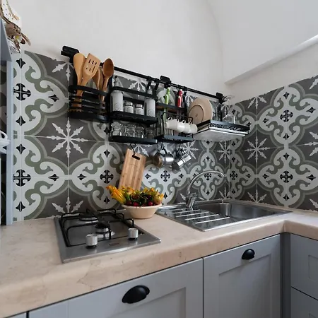 100 House - Indipendent House - New Restyling Holiday home *