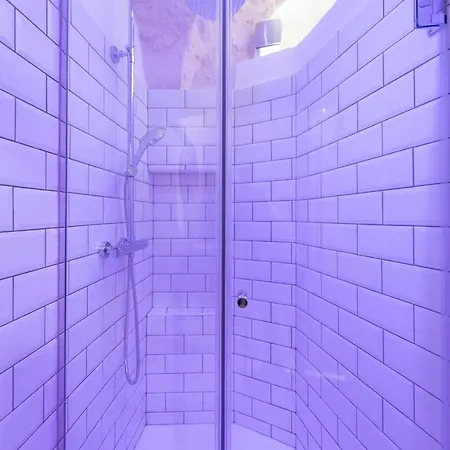 100 House - Indipendent House - New Restyling أوستوني